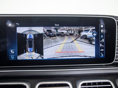 Used 2024 Mercedes-Benz GLS 450 4MATIC image 31