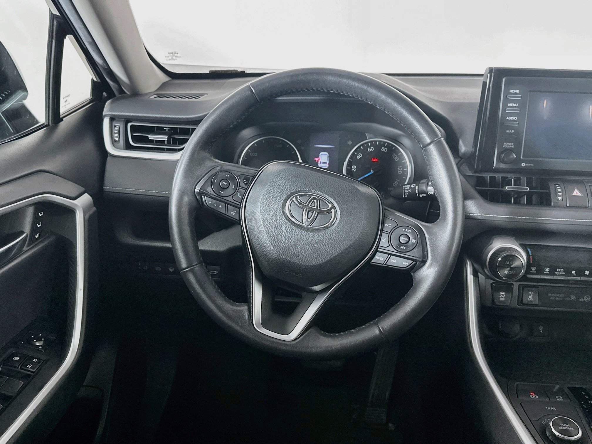 Used 2021 Toyota RAV4 XLE Premium AWD/4WD image 18