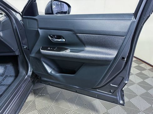 Certified 2025 Nissan Kicks SV image 37