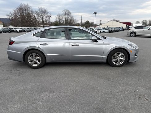 Used 2023 Hyundai Sonata SE image 2