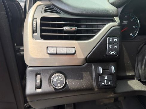 Used 2017 GMC Yukon Denali w/ Open Road Package RWD image 31