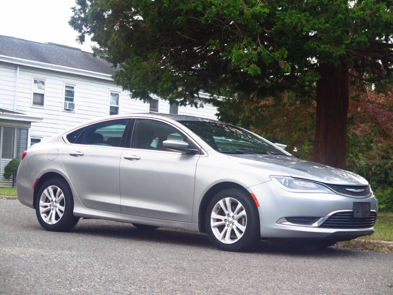 Used 2015 Chrysler 200 Limited w/ Convenience Group FWD image 7
