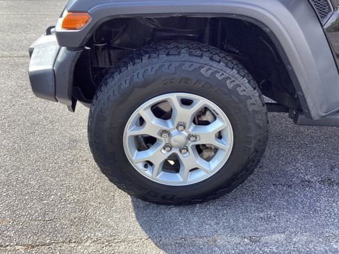 Used 2021 Jeep Wrangler Unlimited Sport image 9