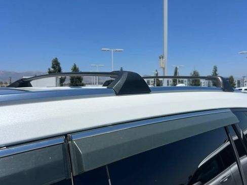 Used 2020 Toyota Highlander XLE FWD image 10