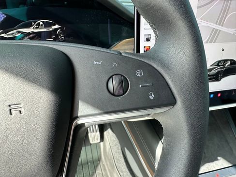 Used 2022 Tesla Model S image 15