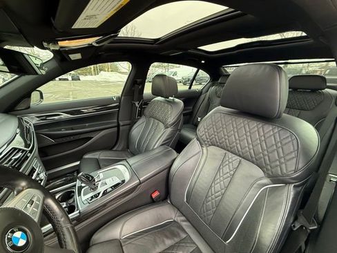 Used 2022 BMW 750i xDrive w/ Autobahn Package image 23