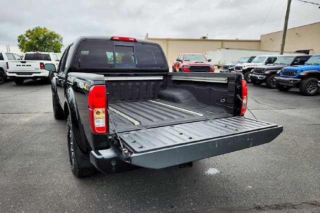Used 2018 Nissan Frontier PRO-4X AWD/4WD image 28