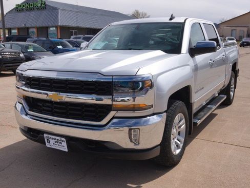 Used 2018 Chevrolet Silverado 1500 LT w/ All Star Edition AWD/4WD image 2