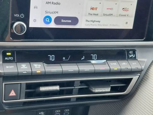 Certified 2025 Toyota Camry SE w/ Convenience Package AWD/4WD image 30