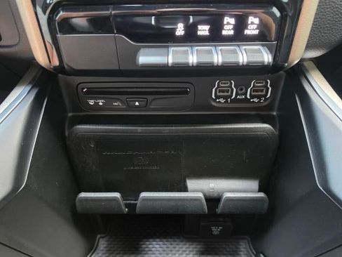 Used 2019 RAM 1500 Laramie AWD/4WD image 24