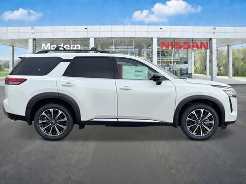 New 2026 Nissan Pathfinder Platinum AWD/4WD image 6
