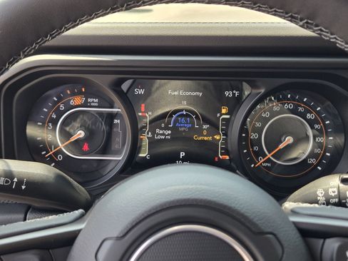 New 2025 Jeep Wrangler Unlimited Rubicon image 13