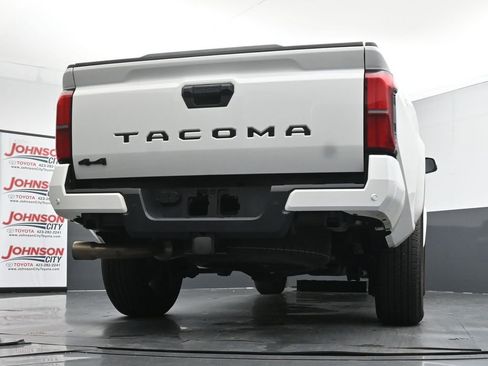 Used 2024 Toyota Tacoma TRD Sport AWD/4WD image 23