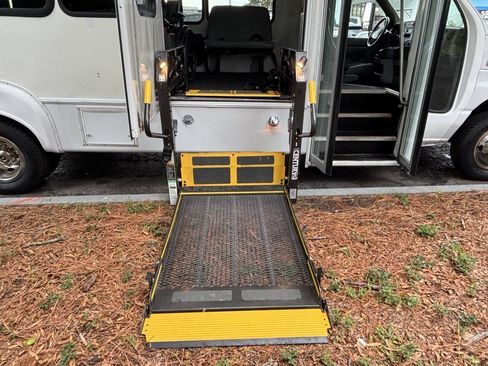 Used 2009 Ford E-450 and Econoline 450 RWD image 24