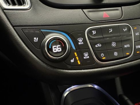 Used 2022 Chevrolet Malibu Premier FWD image 28
