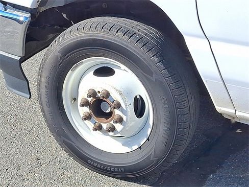 Used 2022 Ford E-350 and Econoline 350 Super Duty w/ Power Windows & Locks Group image 22