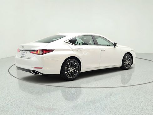 Used 2024 Lexus ES 350 w/ Premium Package FWD image 5