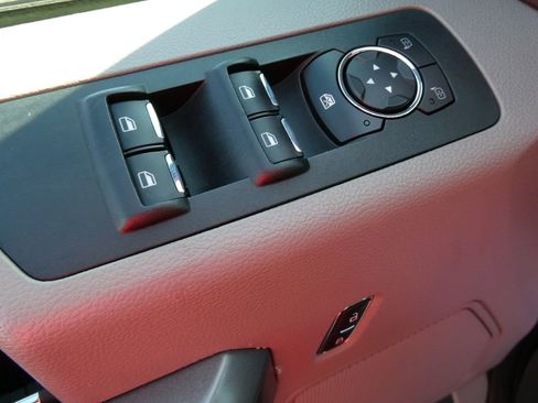 Used 2015 Ford F150 XLT image 22