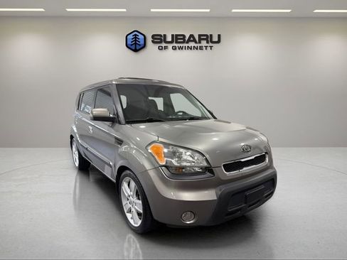 Used 2010 Kia Soul ! FWD image 7