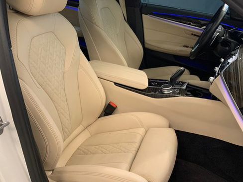 Used 2022 BMW 530i xDrive w/ Premium Package image 79