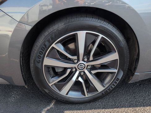 Used 2019 Nissan Maxima 3.5 S w/ Floor Mat Group FWD image 9