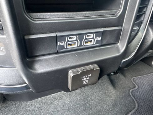 Used 2023 RAM 1500 Laramie AWD/4WD image 19