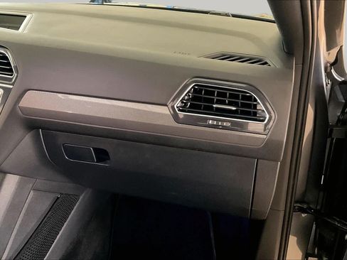 Used 2023 Volkswagen Tiguan SE R-Line AWD/4WD image 17