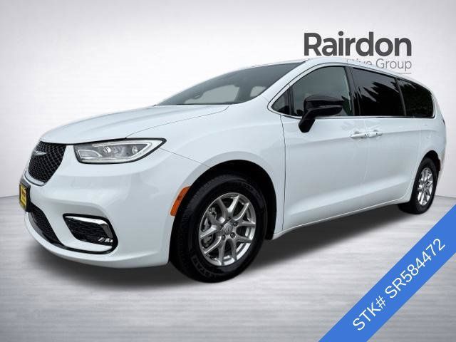 Used 2025 Chrysler Pacifica Select FWD image 3