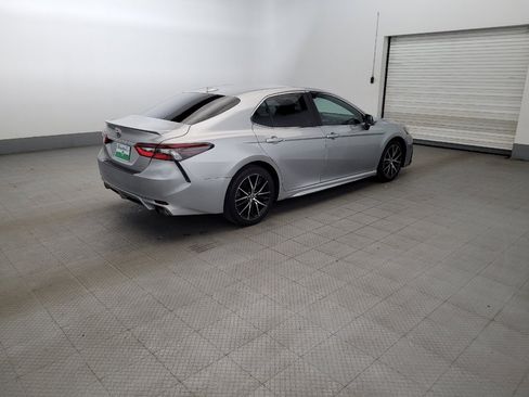 Used 2021 Toyota Camry SE w/ Cold Weather Package FWD image 10