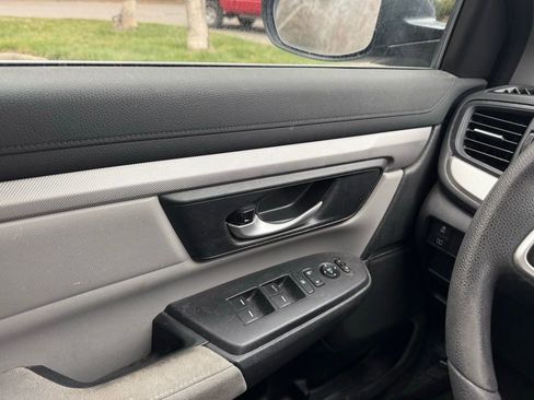 Used 2018 Honda CR-V LX image 16