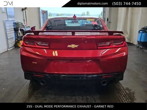 Used 2016 Chevrolet Camaro SS RWD image 5