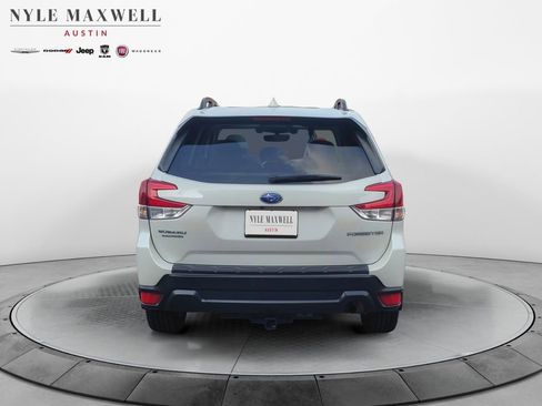 Used 2021 Subaru Forester Premium image 15