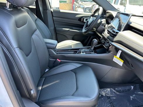 New 2026 Jeep Compass Latitude AWD/4WD image 17