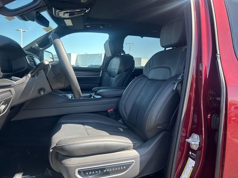 New 2026 Jeep Grand Wagoneer L Summit w/ 8-Passenger Seating Package AWD/4WD image 4