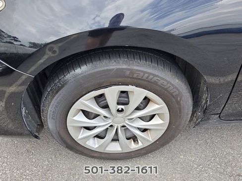 Used 2016 Toyota Camry LE FWD image 9