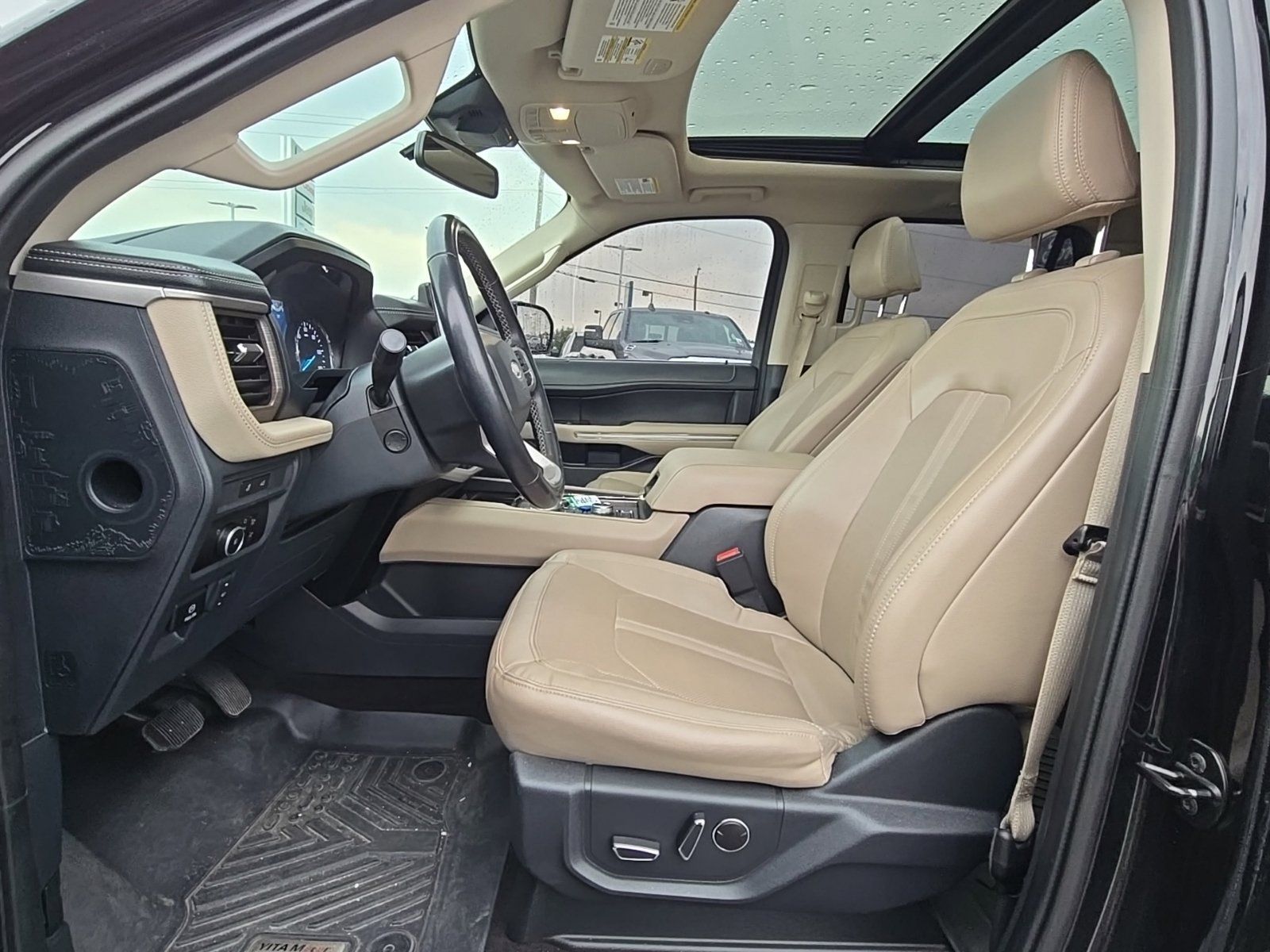 Used 2023 Ford Expedition Limited AWD/4WD image 11