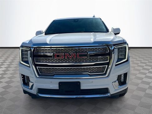 Used 2021 GMC Yukon XL SLT image 2
