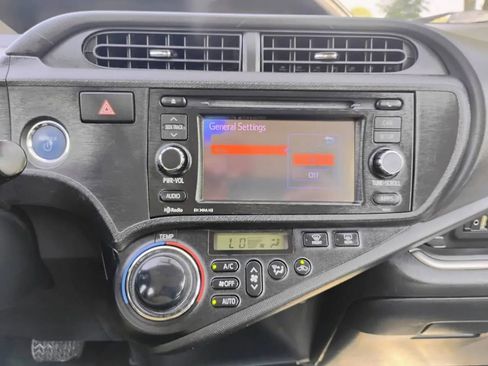 Used 2014 Toyota Prius C Three image 17