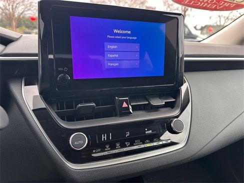 Used 2023 Toyota Corolla LE image 21