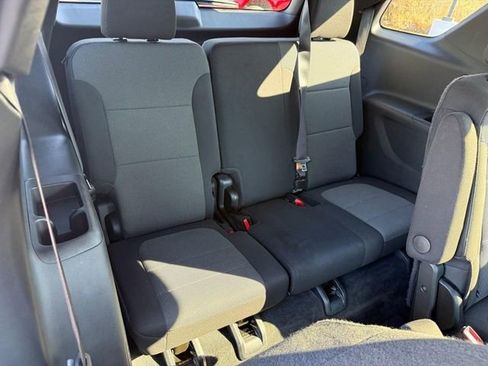 Used 2023 Chevrolet Traverse LT image 11