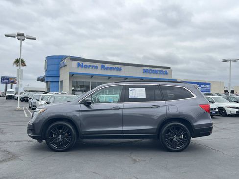 Used 2021 Honda Pilot Special Edition image 2