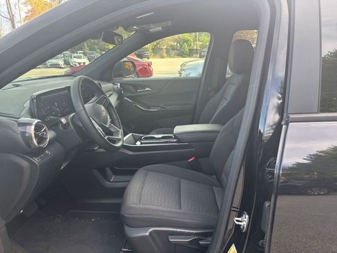 Used 2025 Chevrolet Equinox LT image 24