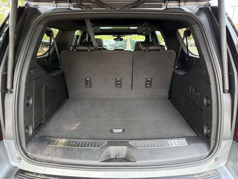 Used 2022 GMC Yukon XL AT4 w/ Technology Package AWD/4WD image 18