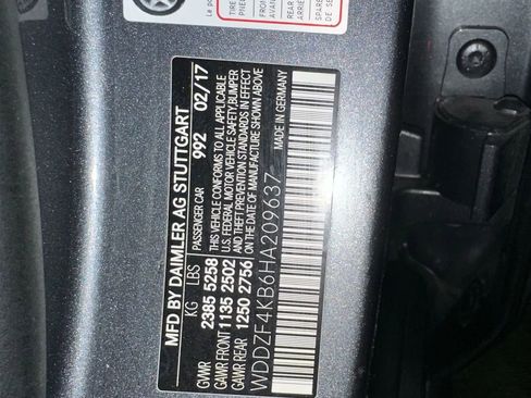 Used 2017 Mercedes-Benz E 300 4MATIC image 41