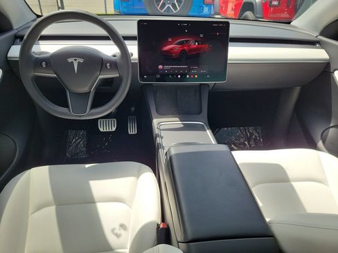 Used 2022 Tesla Model Y Performance AWD/4WD image 11