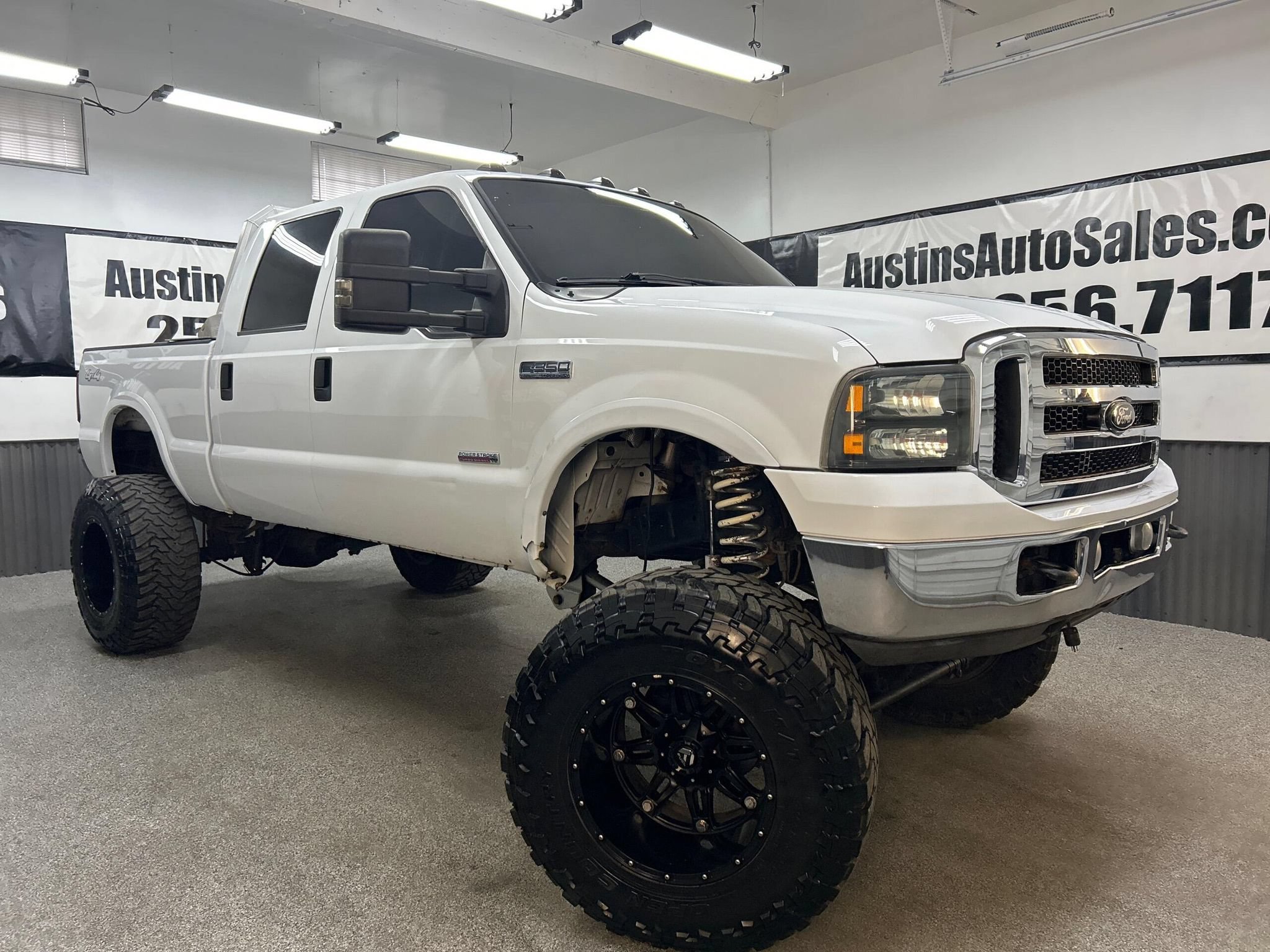 Used 2005 Ford F350 Lariat AWD/4WD image 1