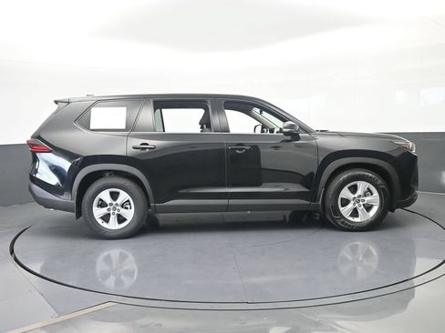 Used 2025 Toyota Grand Highlander FWD image 7