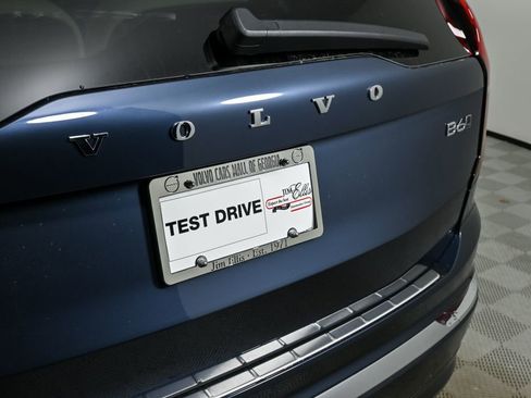 New 2026 Volvo XC90 B6 Plus w/ Protection Package Premier image 37