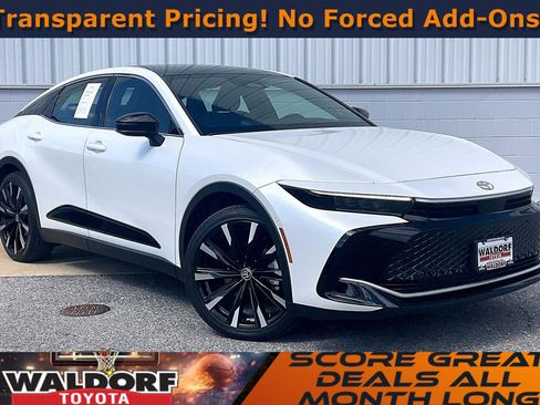 Used 2026 Toyota Crown Platinum image 1