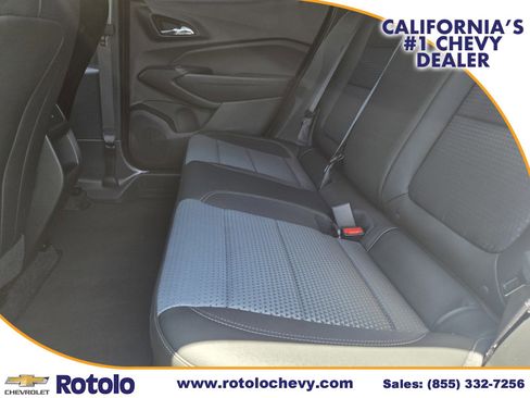 Used 2025 Chevrolet Trax LT w/ LPO, Blackout Package FWD image 16